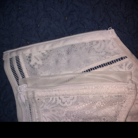 Lace Bustier - Picture 3 of 4